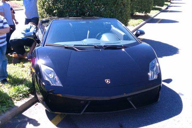 Distruggere una Lamborghini a 30 km/h