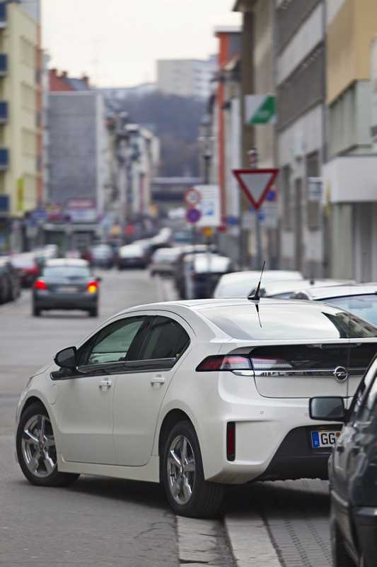 Opel Ampera 2011: nuove foto