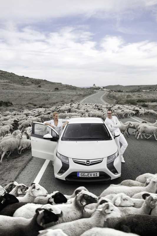 Opel Ampera 2011: nuove foto