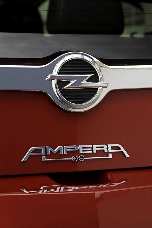 Opel Ampera 2011: nuove foto