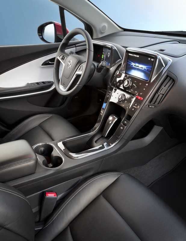 Opel Ampera 2011: nuove foto