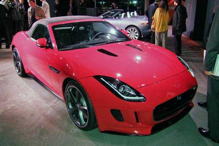 Jaguar F-Type Roadster a Parigi 2012