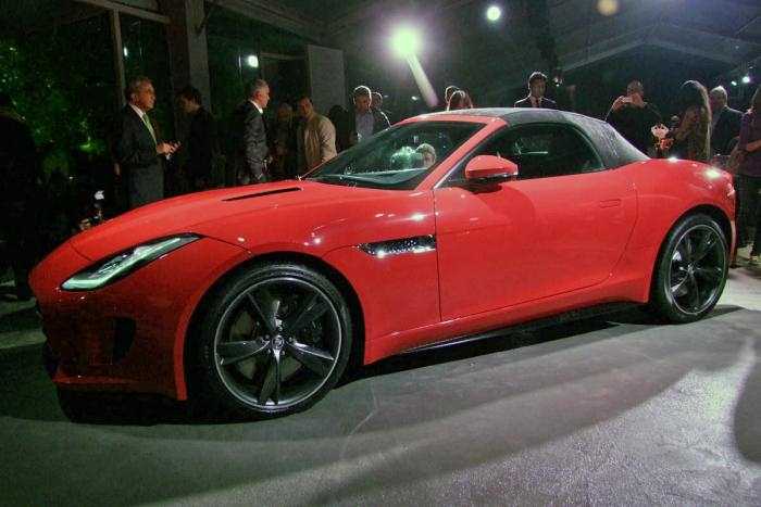 Jaguar F-Type Roadster a Parigi 2012