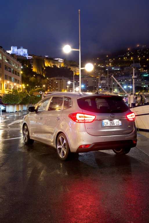 Nuova Kia Carens 2013 foto ufficiali
