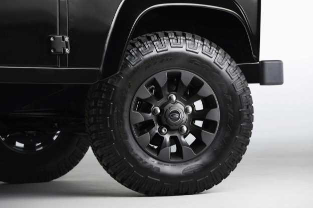 Land Rover Defender Special Edition LXV
