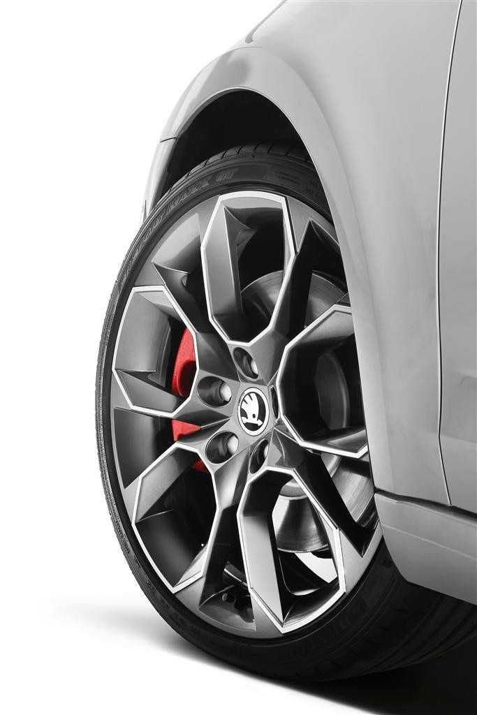 Skoda Octavia RS 2014, immagini ufficiali