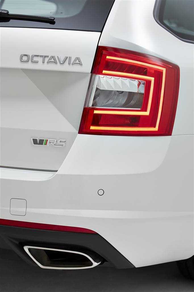 Skoda Octavia RS 2014, immagini ufficiali