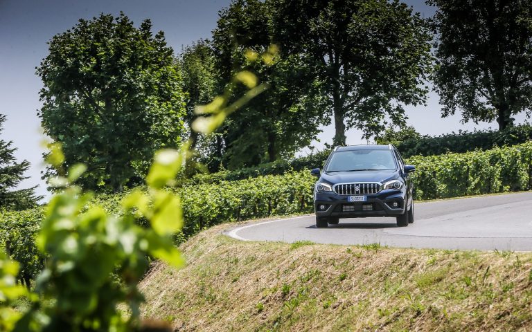 Suzuki S-Cross Hybrid 2020: le immagini ufficiali