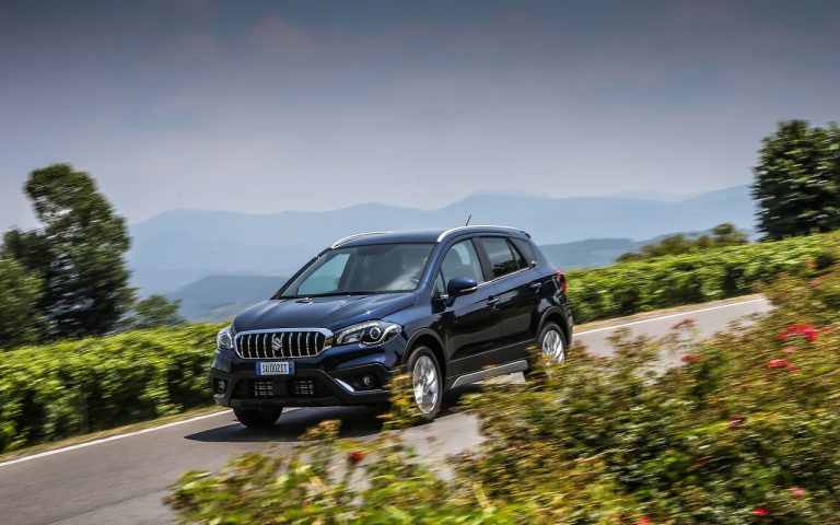 Suzuki S-Cross Hybrid 2020: le immagini ufficiali