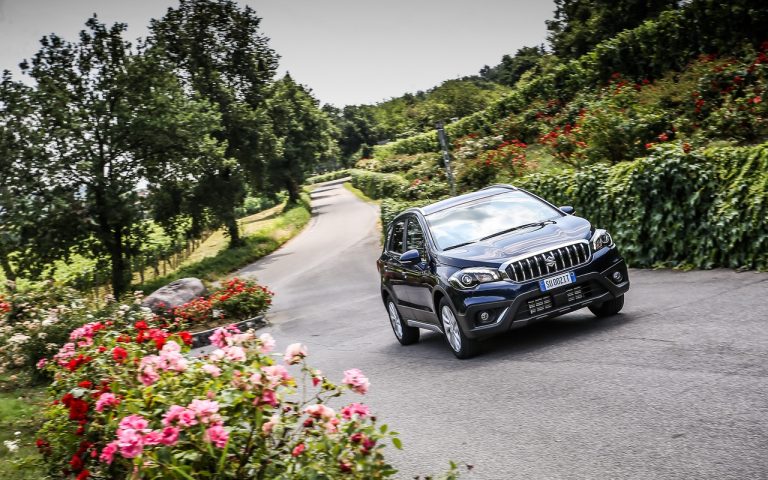 Suzuki S-Cross Hybrid 2020: le immagini ufficiali