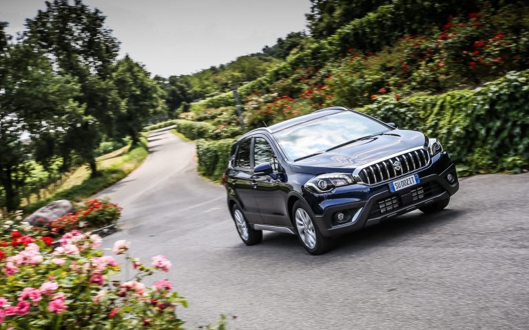 Suzuki S-Cross Hybrid 2020: le immagini ufficiali