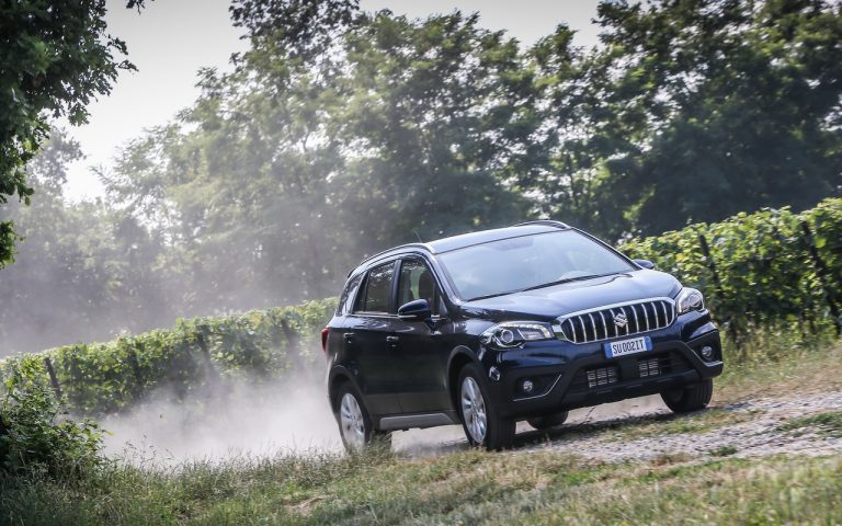 Suzuki S-Cross Hybrid 2020: le immagini ufficiali