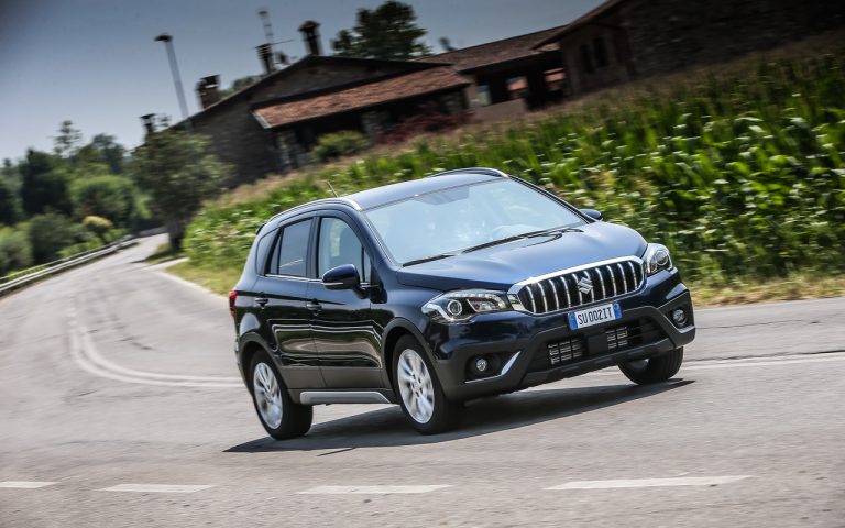 Suzuki S-Cross Hybrid 2020: le immagini ufficiali