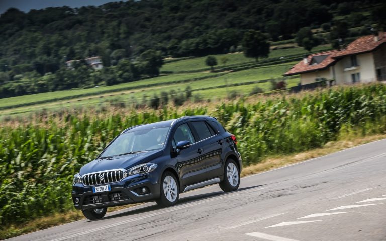 Suzuki S-Cross Hybrid 2020: le immagini ufficiali