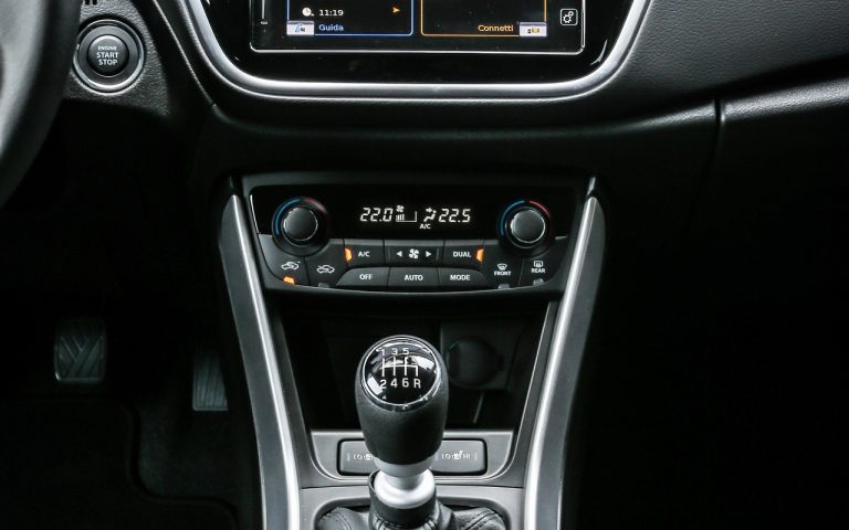Suzuki S-Cross Hybrid 2020: le immagini ufficiali