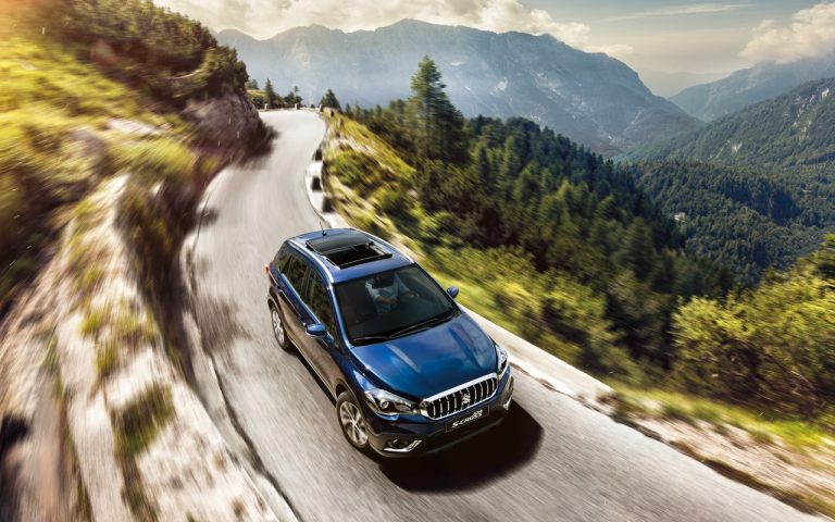 Suzuki S-Cross Hybrid 2020: le immagini ufficiali