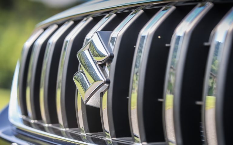 Suzuki S-Cross Hybrid 2020: le immagini ufficiali