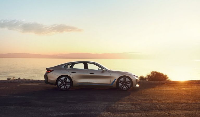 Bmw i4 Concept: immagini ufficiali
