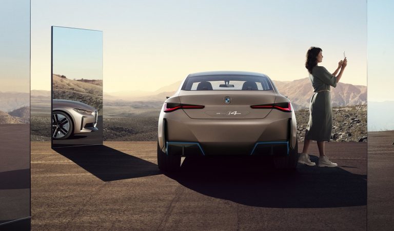 Bmw i4 Concept: immagini ufficiali