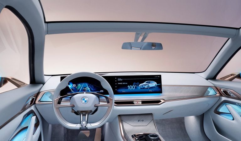 Bmw i4 Concept: immagini ufficiali