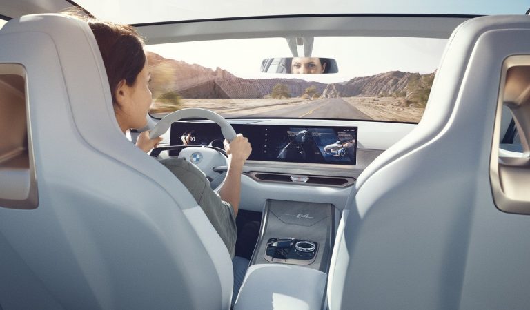 Bmw i4 Concept: immagini ufficiali