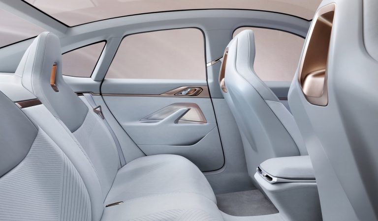 Bmw i4 Concept: immagini ufficiali