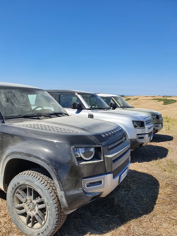 Land Rover Defender 2020: primo contatto