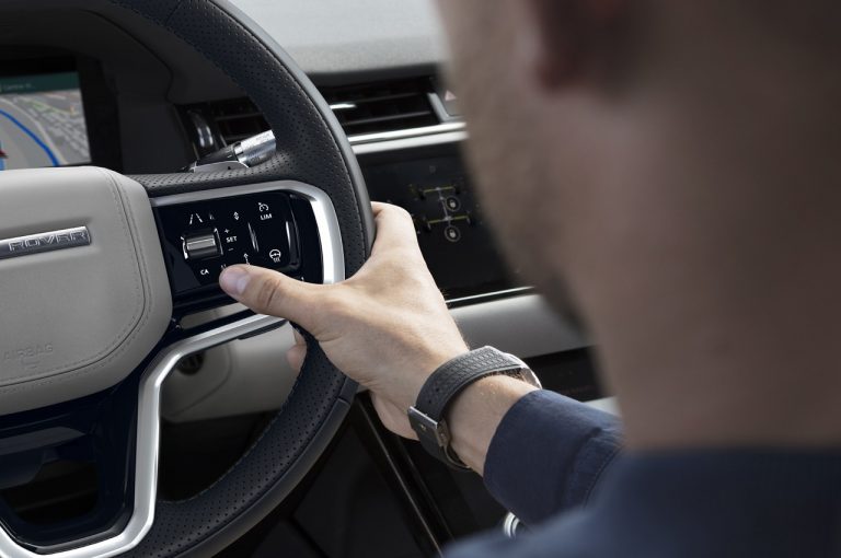 Range Rover Evoque 2021 e Land Rover Discovery Sport 2021