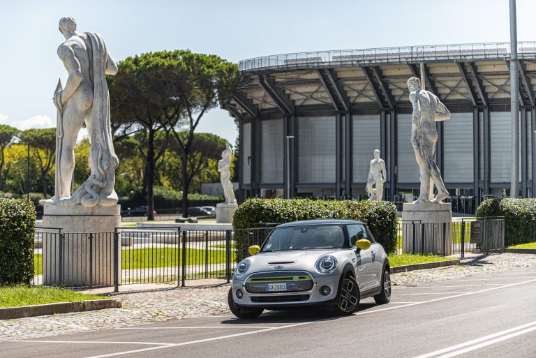 Mini Cooper SE: la prova su strada