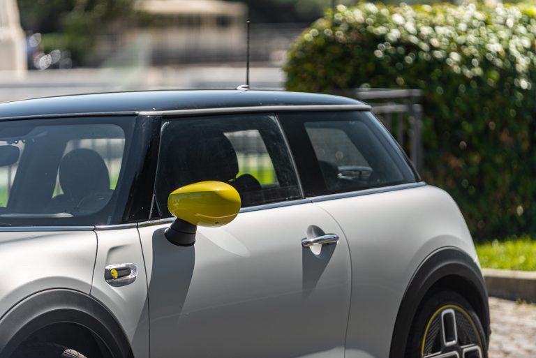 Mini Cooper SE: la prova su strada