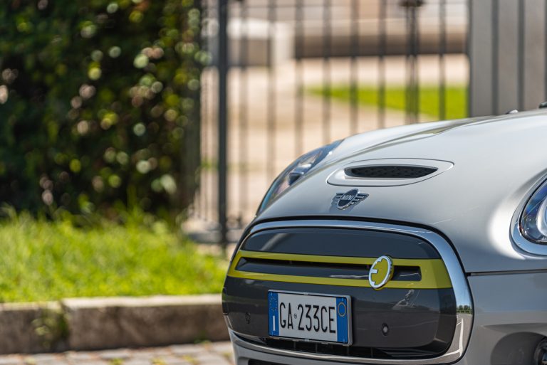 Mini Cooper SE: la prova su strada
