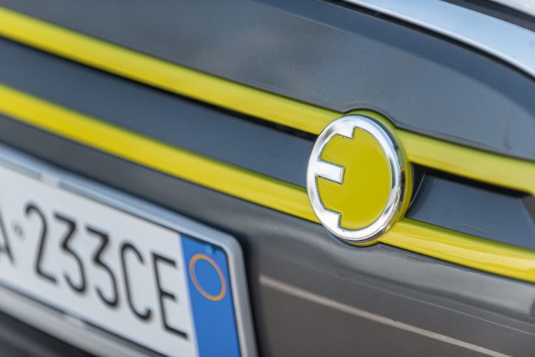 Mini Cooper SE: la prova su strada