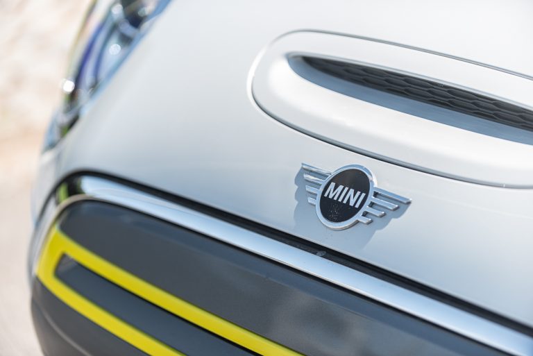 Mini Cooper SE: la prova su strada