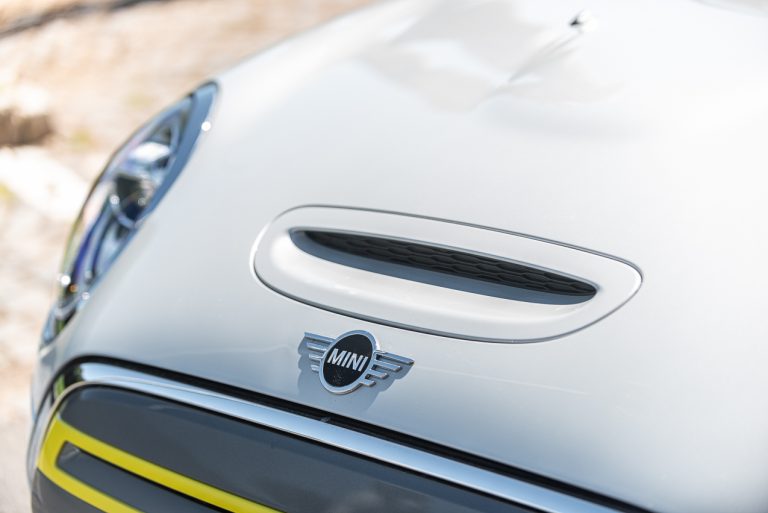 Mini Cooper SE: la prova su strada
