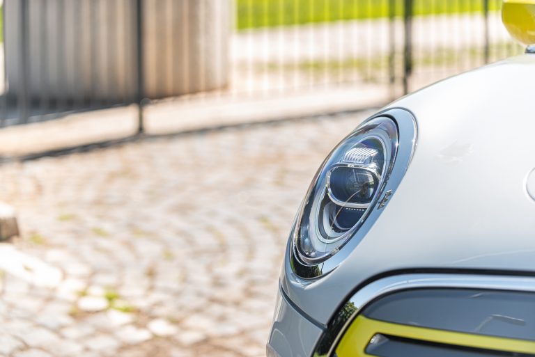 Mini Cooper SE: la prova su strada