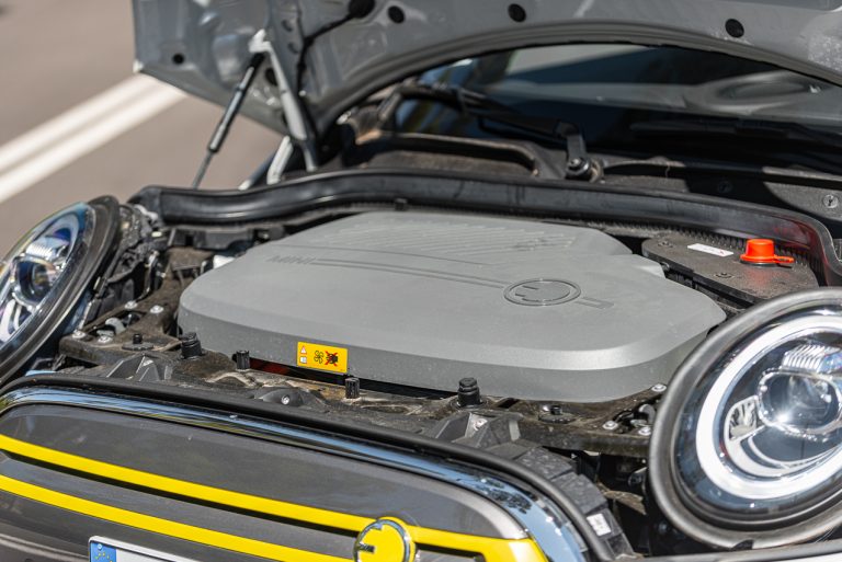 Mini Cooper SE: la prova su strada