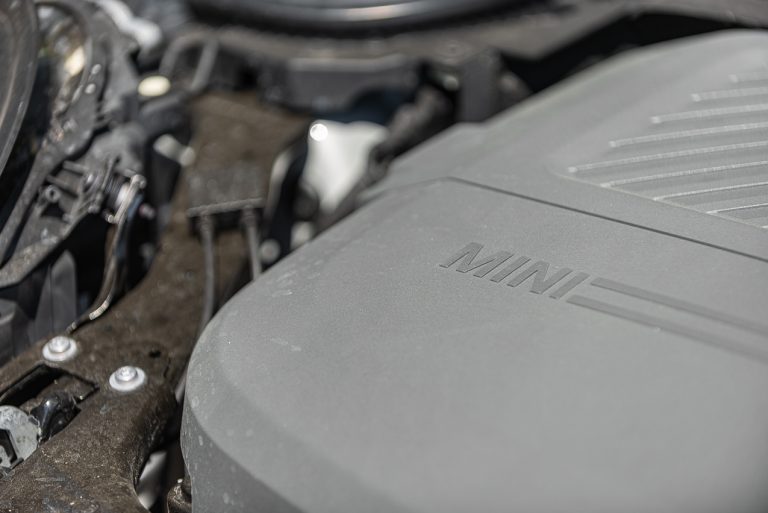 Mini Cooper SE: la prova su strada