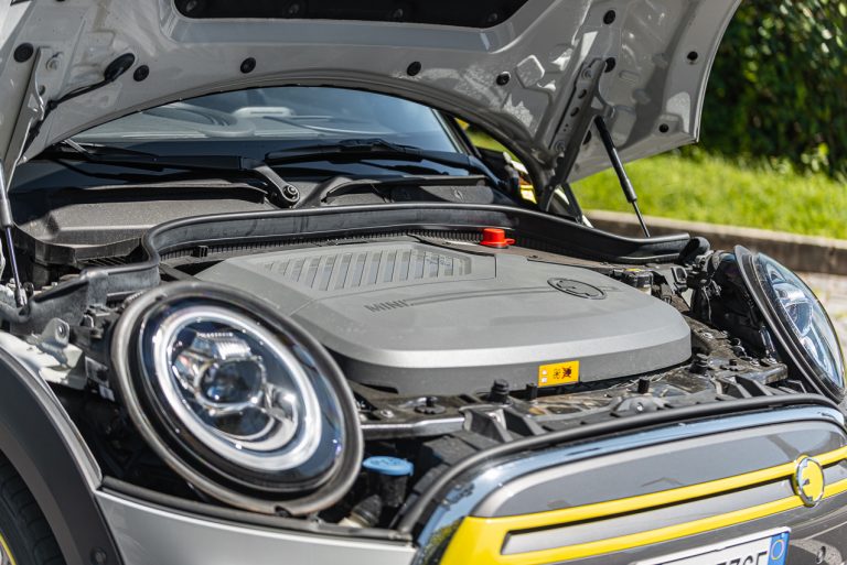 Mini Cooper SE: la prova su strada