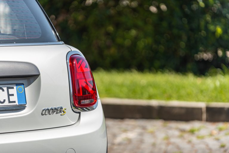 Mini Cooper SE: la prova su strada