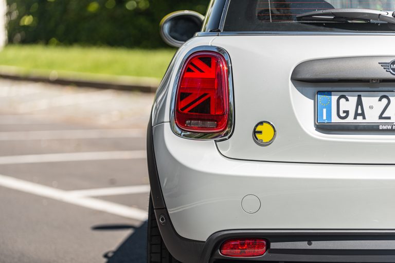 Mini Cooper SE: la prova su strada