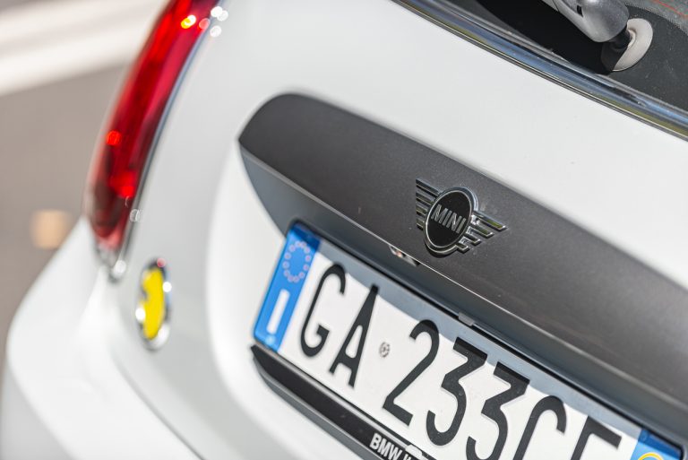 Mini Cooper SE: la prova su strada