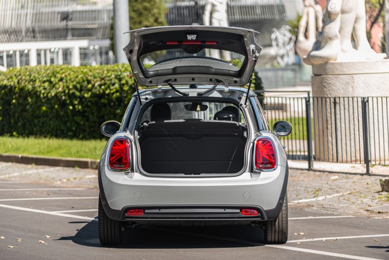 Mini Cooper SE: la prova su strada