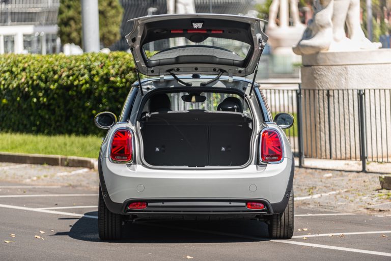 Mini Cooper SE: la prova su strada