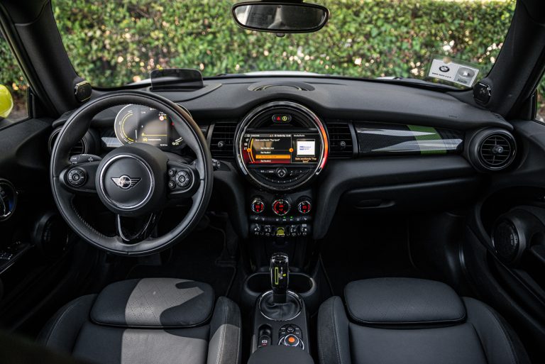 Mini Cooper SE: la prova su strada