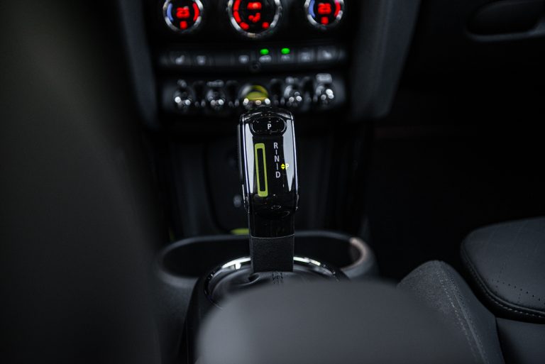 Mini Cooper SE: la prova su strada
