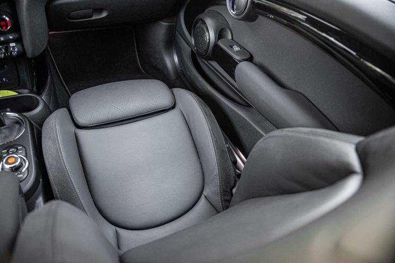 Mini Cooper SE: la prova su strada