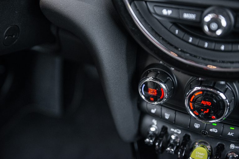 Mini Cooper SE: la prova su strada