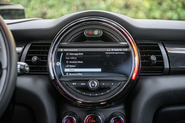 Mini Cooper SE: la prova su strada