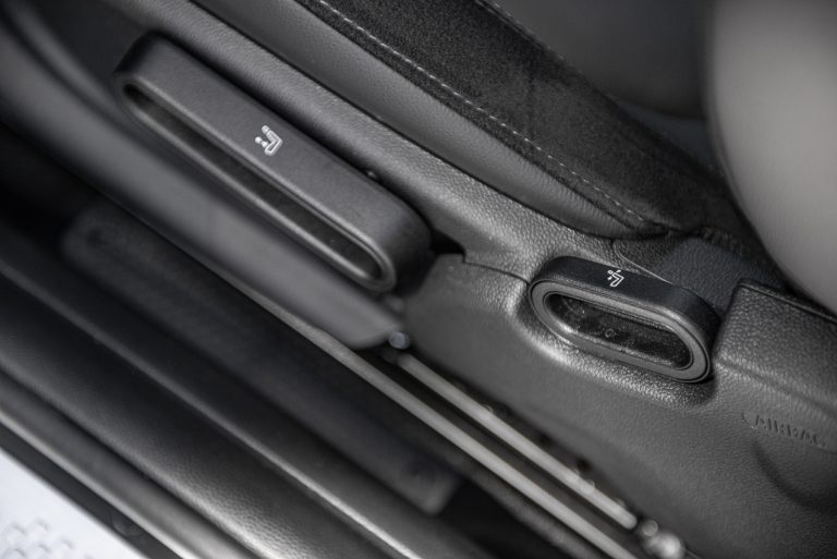 Mini Cooper SE: la prova su strada