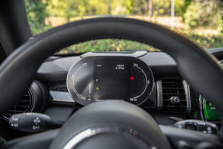 Mini Cooper SE: la prova su strada